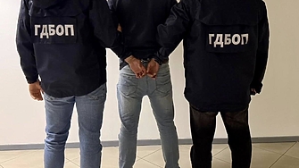 Двама мъже на 30 и 35 г  бяха арестувани след