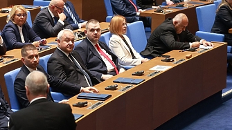 Маршът на хамелеоните започна с пълна сила И тук не говоря