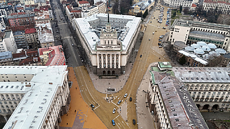 ДЕНЯТ В НЯКОЛКО РЕДА: всички срещу властта, ВСС - срещу себе си