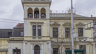 Групата на Джеймса щяла да прехвърли 10 апартамента на един човек срещу общо 1000 евро