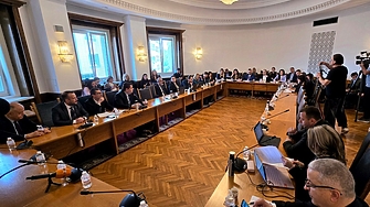 Правилник на парламента: депутатите не отмениха автоматичното повишение на заплатите си