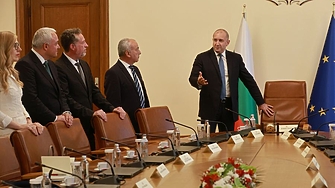 Първите стъпки на кабинета "Радев"