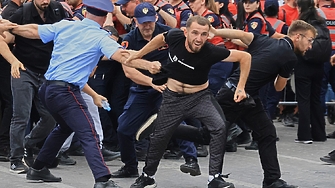 За четвърта поредна вечер хиляди албански граждани излязоха на протест