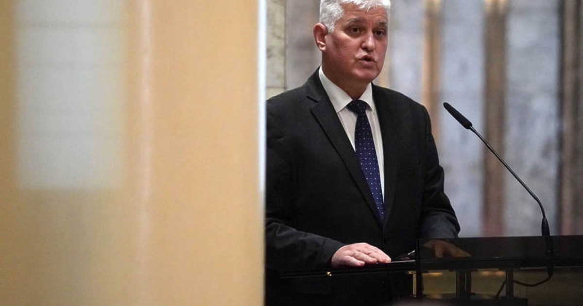 Не били компютри, а компоти Спираме предоставянето на въоръжение и
