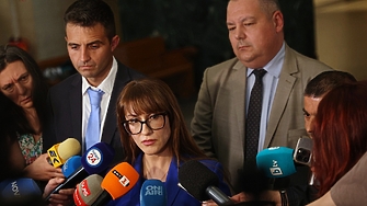Общо 52 ма души са били задържани при мащабната операция срещу