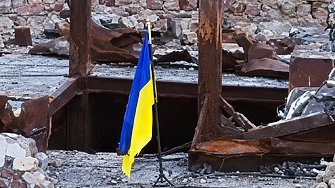 Украинските сили обявиха че са издигнали националното знаме над т