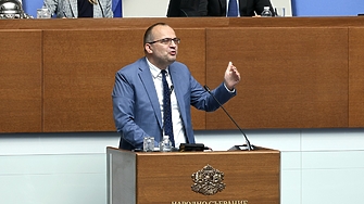 Парламентът прие окончателно пакета мерки на управляващите от Прогресивна България