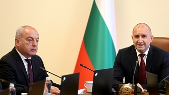 Правителството все пак ще тегли заем и ще вкара страната