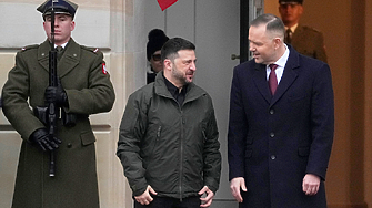 Полският президент Карол Навроцки заяви че е решил да лиши