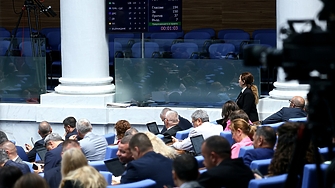 Връщането на изцяло машинния вот в големите секции и премахването