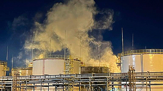 Пожар избухна в Илския нефтопреработвателен завод НПЗ в южния Краснодарски