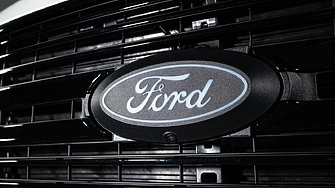 Американският автомобилен производител Ford е върнал на работа 350 опитни
