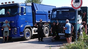 Недоволни земеделски производители блокирахме на три пъти днес граничния преход