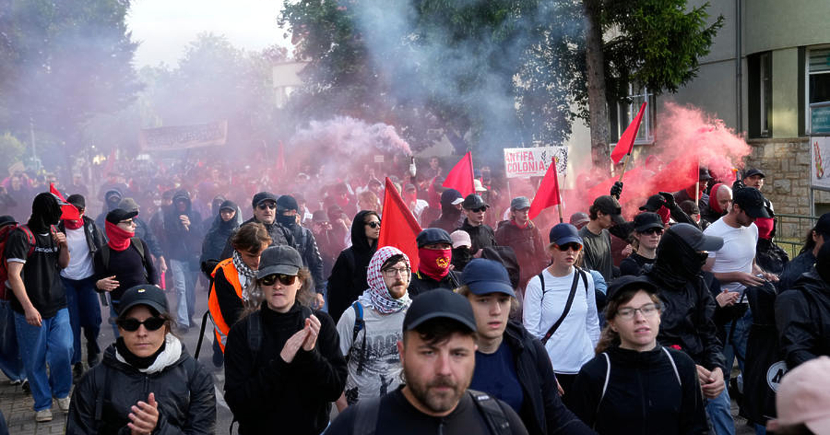 Близо 50 000 души протестират днес в Ерфурт срещу провеждането