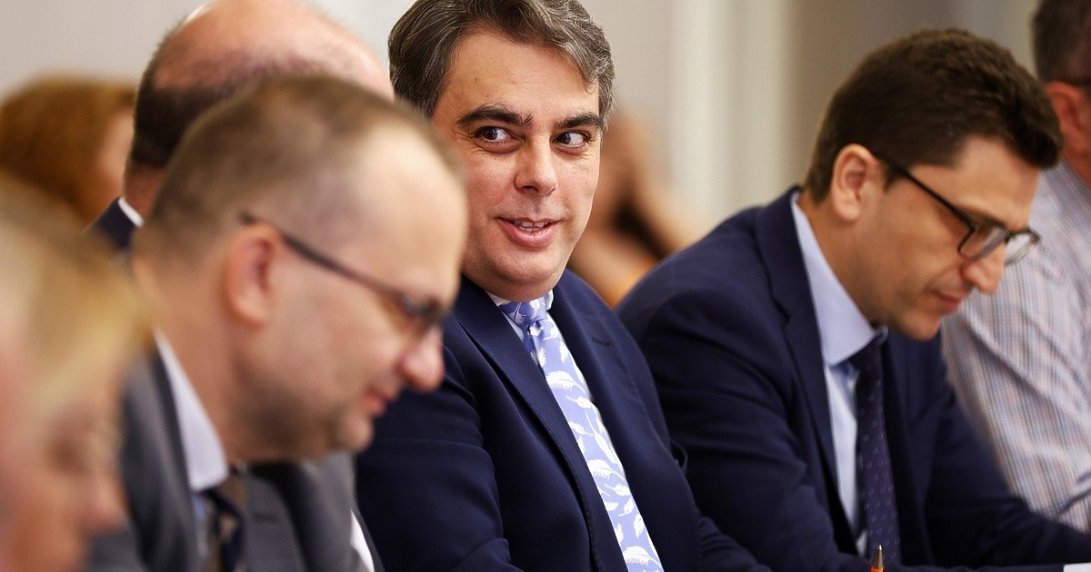 Лидерът на Продължаваме промяната“ (ПП) Асен Василев се появи в