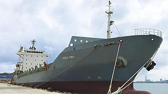 Украйна потопи руски кораб и удари още три петролни рафинерии