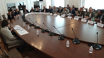 Комисията по икономическа политика в парламента одобри спешно внесените законови