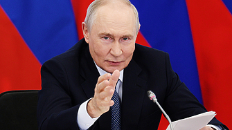 Обясняват, че Путинова Русия е антифашистка. А фашизмът идвал от либералния свят. Някои прилики с България?