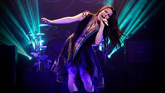 Когато вокалистката и басистката са върхът: Evanescence пуснаха нов клип